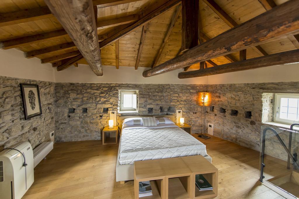 Отель Relais Il Presidio Oggiono Номер фото