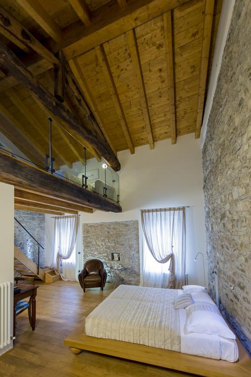 Отель Relais Il Presidio Oggiono Номер фото